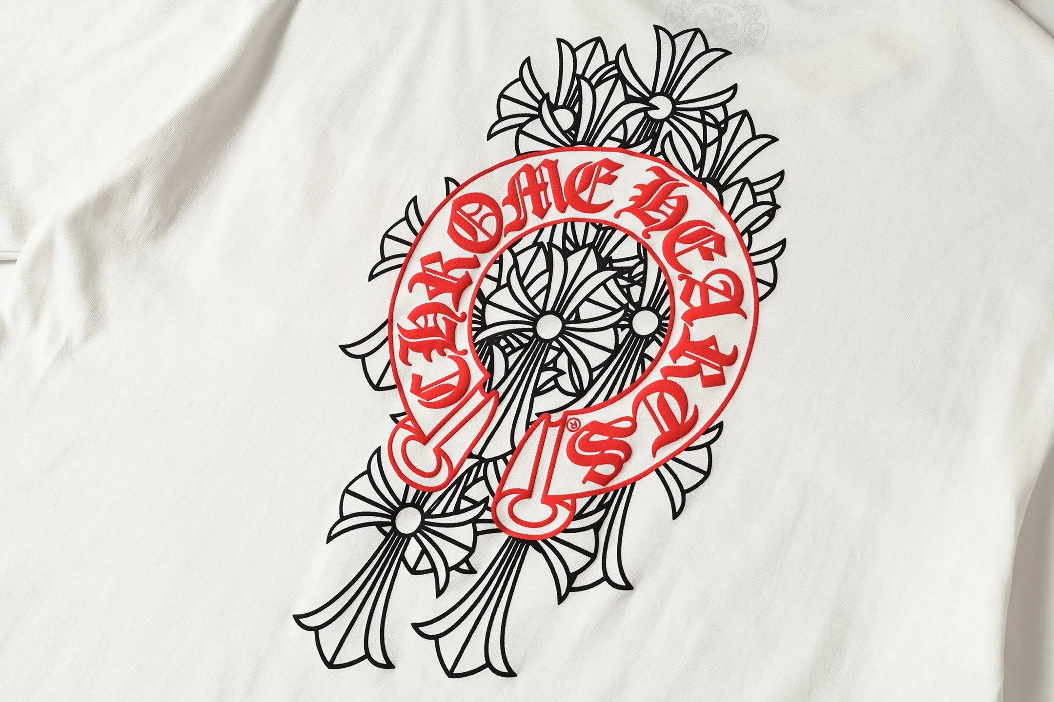 P150 Cross-border model, please do not place an order if you are pursuing quality -Chrome Hearts/Chrome Heart Cross Sanskrit foam printed short-sleeved T-shirt -High weight, high density and high quality. The wool is soft, delicate and skin-friendly. It feels soft and silky. It has excellent warmth and skin-friendly properties.